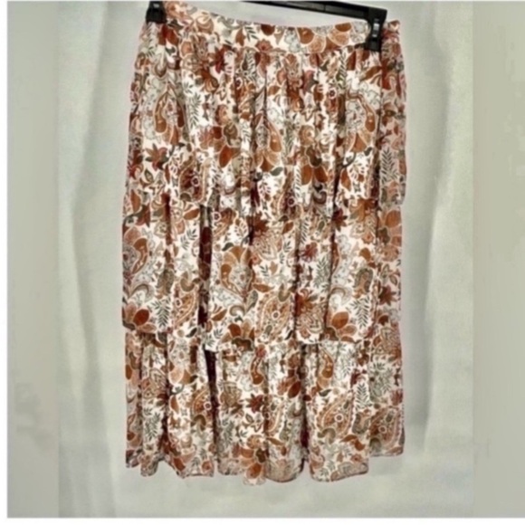 Chelsea & Violet Dresses & Skirts - NWT Chelsea + Violet Floral Slip Lined Cream Gold Tiered Boho Chic Maxi Skirt M